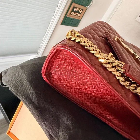 Yves Saint Laurent Envelope Scarlet Quilted Shoulder Bag Gold Chain YSL - Picture 5 of 16